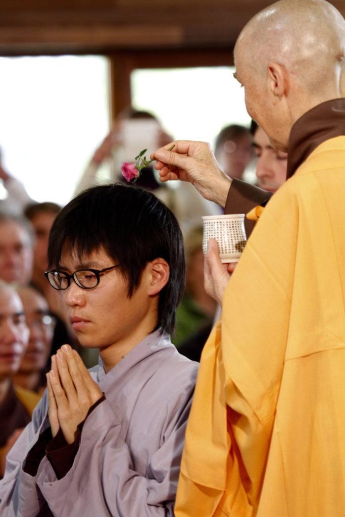 Le Village des Pruniers est ravi d'accueillir deux novices japonais qui rejoignent notre communauté internationale. 